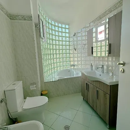 Maison Elenoire Apartment